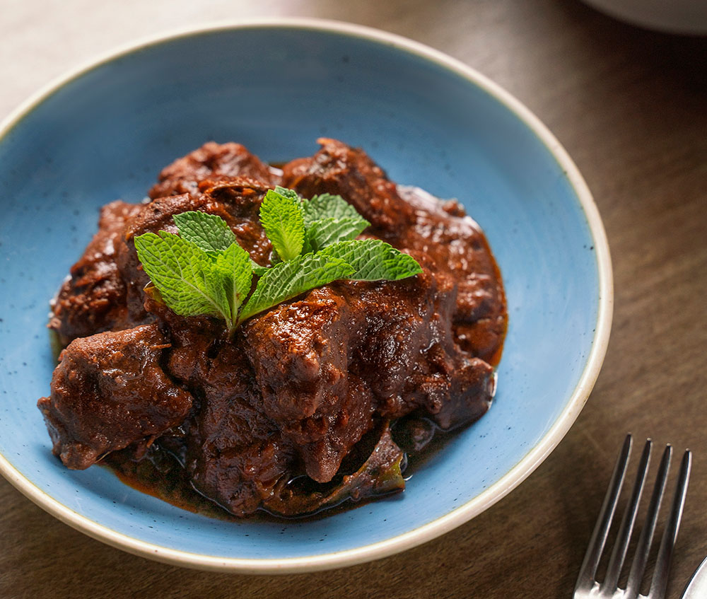 GRASS-FED AUSTRALIAN LAMB SHOULDER BRAISED IN SRI LANKAN RED CURRY